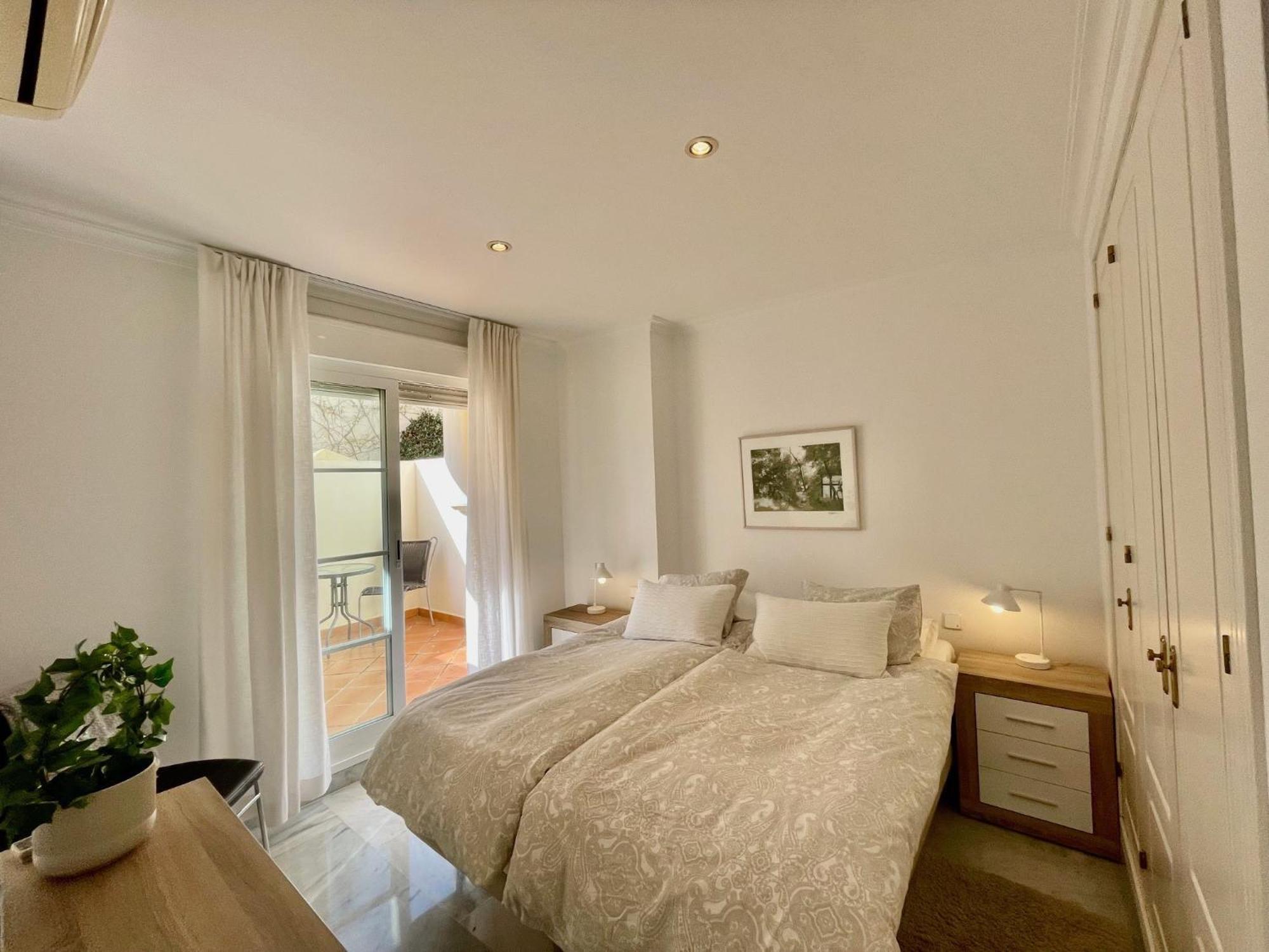 Apartment 2-bed - Sea View - 10m From Puerto Banus *