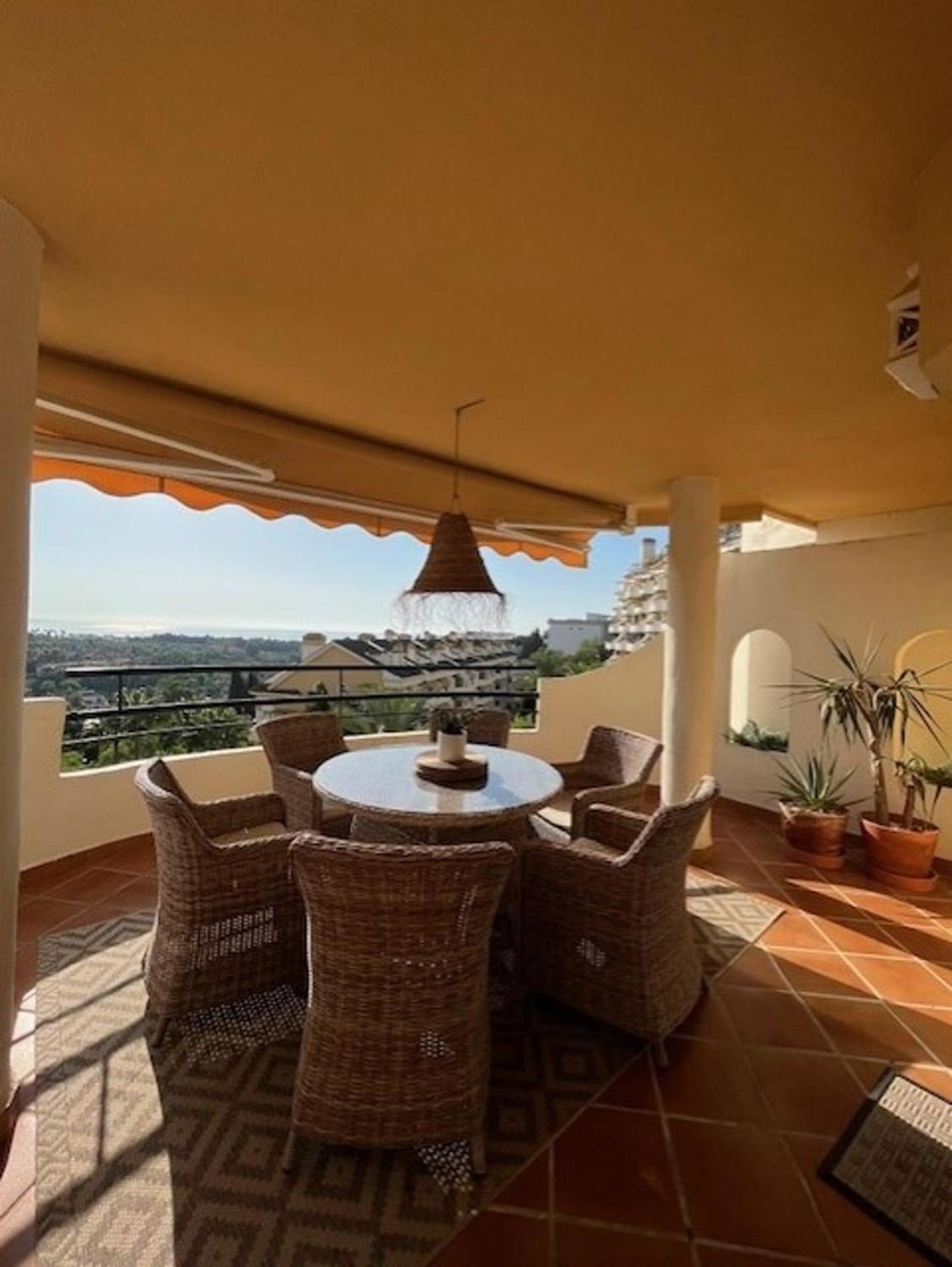 Apartment 2-bed - Sea View - 10m From Puerto Banus Marbella