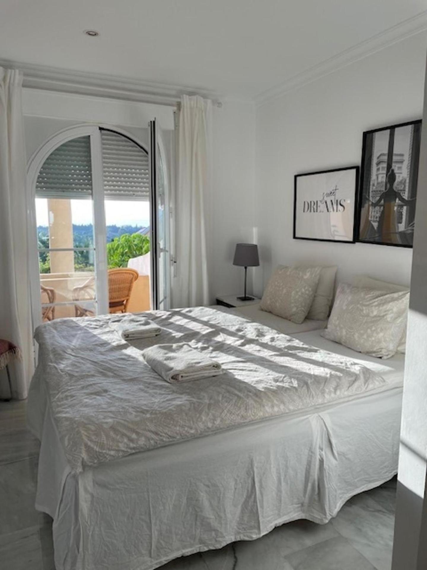 Apartment 2-bed - Sea View - 10m From Puerto Banus *