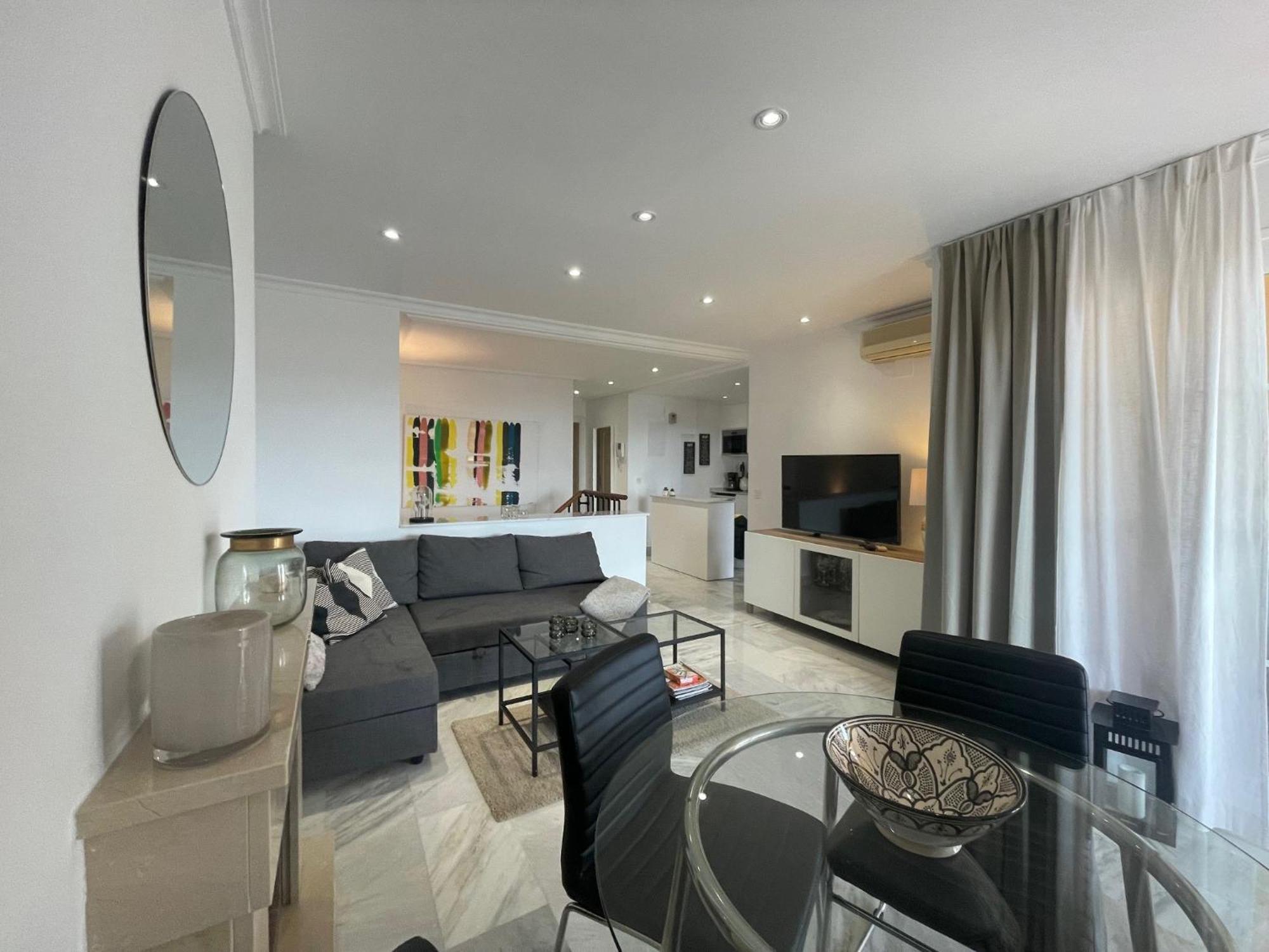 Apartment 2-bed - Sea View - 10m From Puerto Banus Marbella