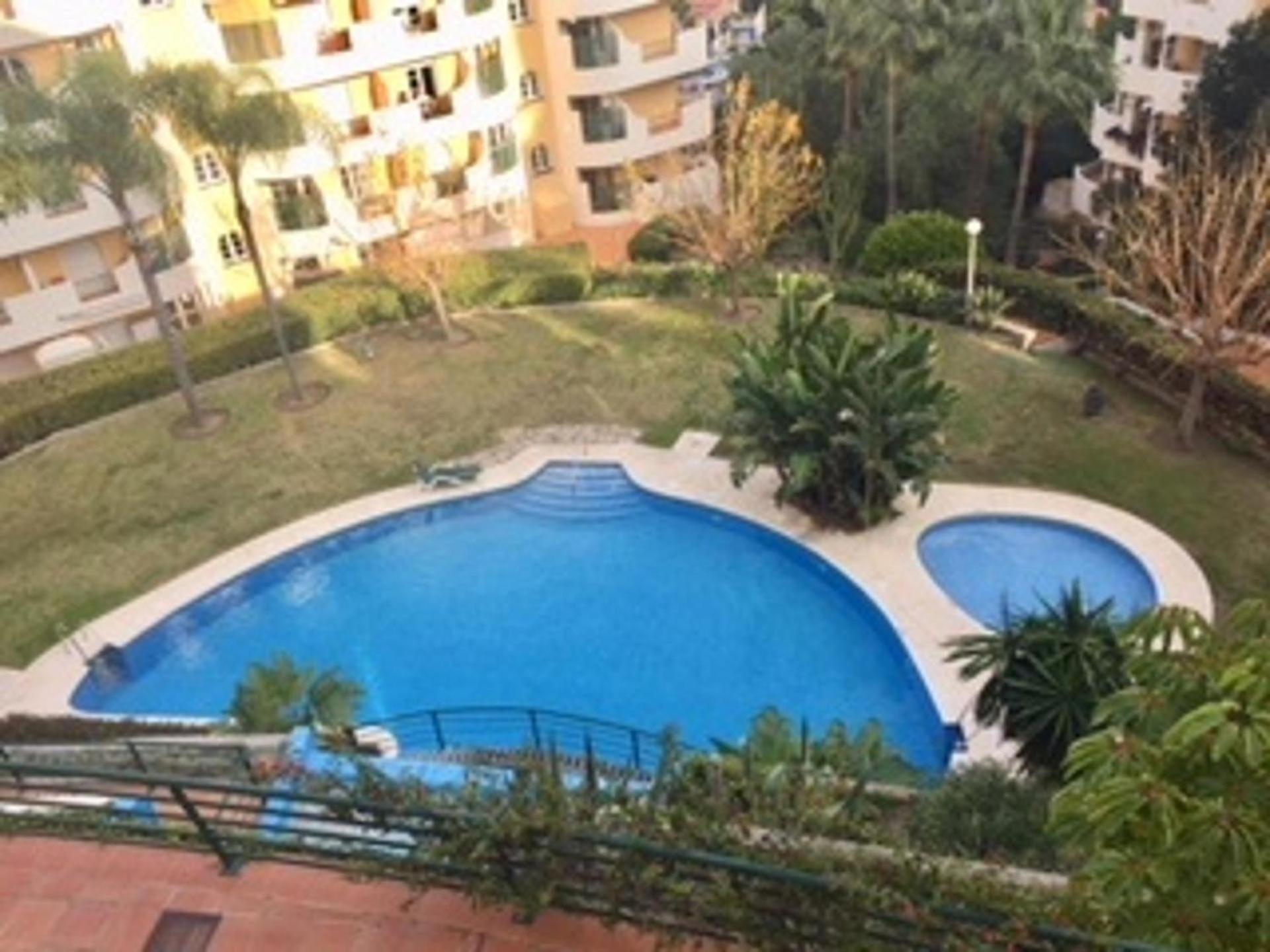 Apartment 2-bed - Sea View - 10m From Puerto Banus Marbella